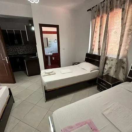 Esmeralda & Restaurant Hotell Ksamil