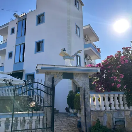 Esmeralda & Restaurant 2*
