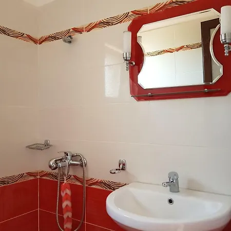 Esmeralda & Restaurant Hotell Ksamil