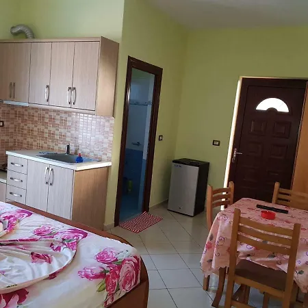 Szálloda Esmeralda & Restaurant 2*