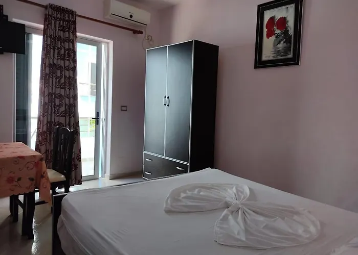 מלון Esmeralda & Restaurant