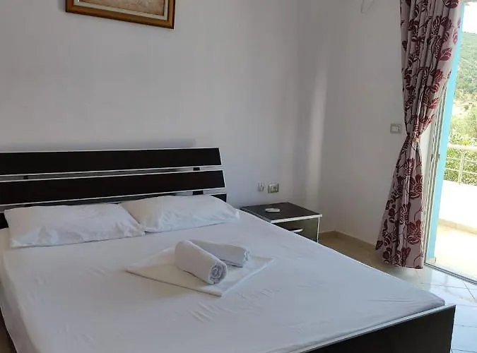 מלון Esmeralda & Restaurant