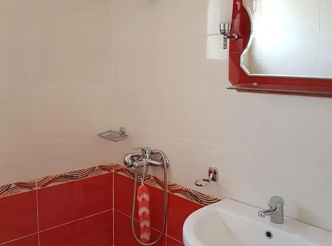 מלון Esmeralda & Restaurant קסאמיל