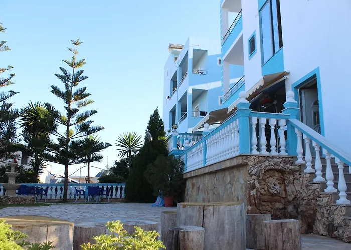 Esmeralda & Restaurant מלון 2*