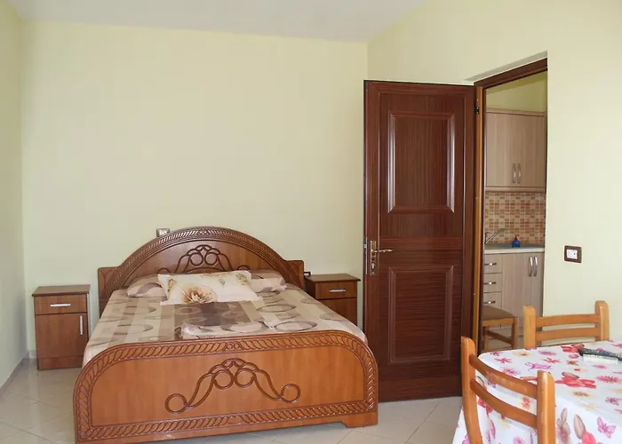 מלון Esmeralda & Restaurant