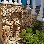 Esmeralda & Restaurant Hotel 2*
