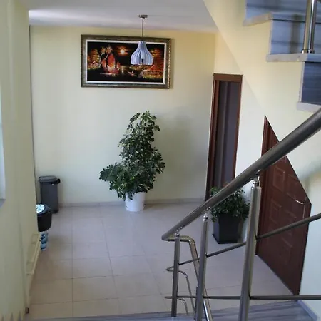 Esmeralda & Restaurant Hotel