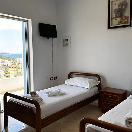 Esmeralda & Restaurant Ksamil