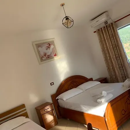 Hotel Esmeralda & Restaurant 2*