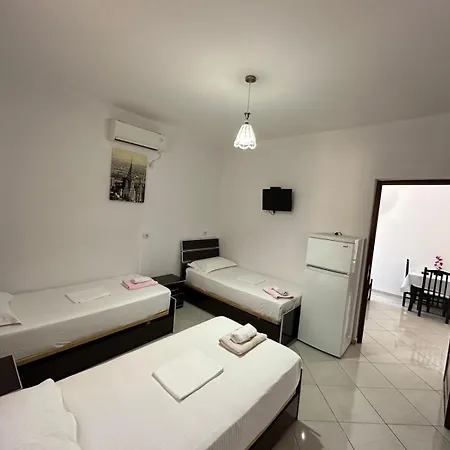 Hotel Esmeralda & Restaurant Ksamil