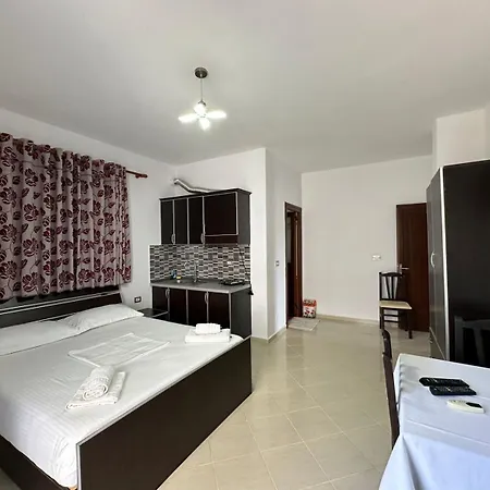 Esmeralda & Restaurant 2*