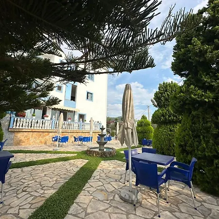 Hotel Esmeralda & Restaurant 2*