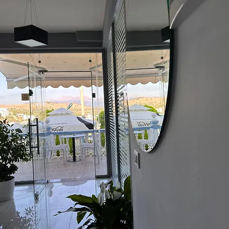 Esmeralda & Restaurant Hotel