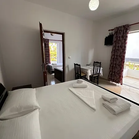 Esmeralda & Restaurant Hotel