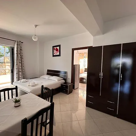 Esmeralda & Restaurant Hotel