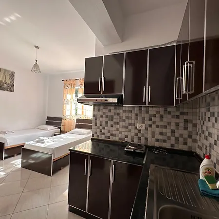 Esmeralda & Restaurant Hotel 2*