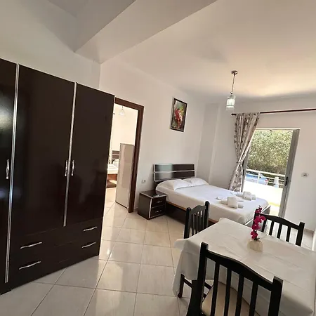 Hotel Esmeralda & Restaurant Ksamil