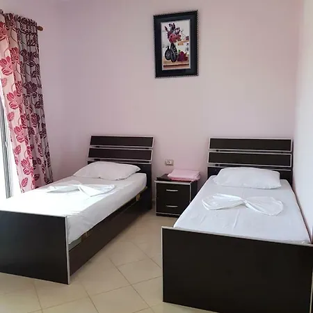 Esmeralda & Restaurant Ksamil