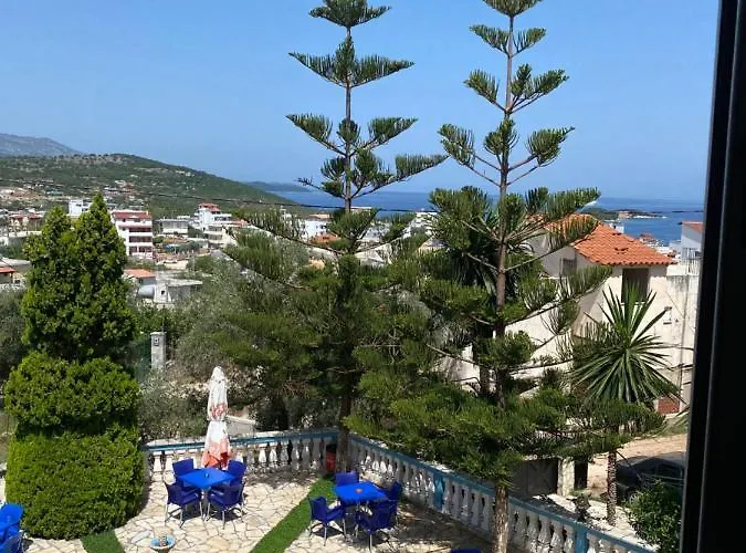 Esmeralda & Restaurant Ksamil