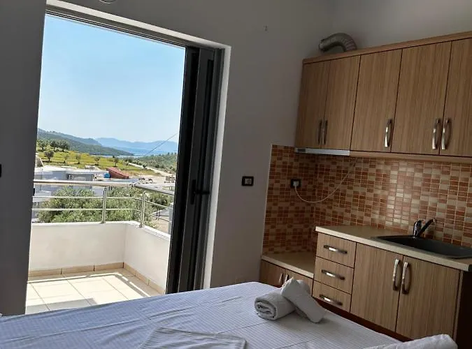 Esmeralda & Restaurant 2*