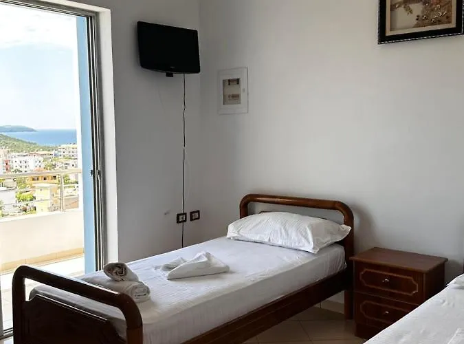 Esmeralda & Restaurant Ksamil