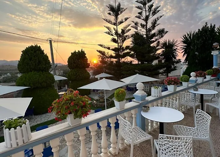 Esmeralda & Restaurant Ksamil