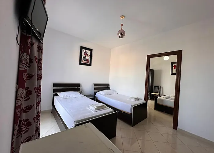 Esmeralda & Restaurant Ksamil