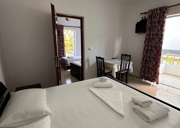 Esmeralda & Restaurant Hotel