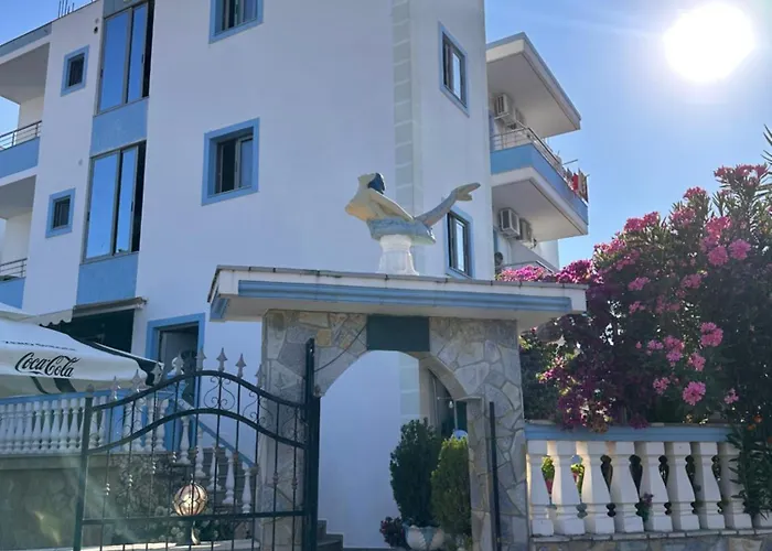 Esmeralda & Restaurant 2*