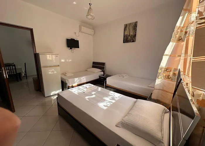 Esmeralda & Restaurant Ksamil