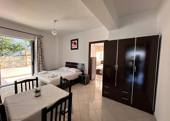 Esmeralda & Restaurant Hotel