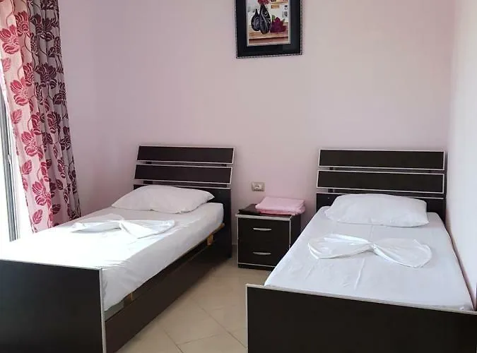 Esmeralda & Restaurant Ksamil