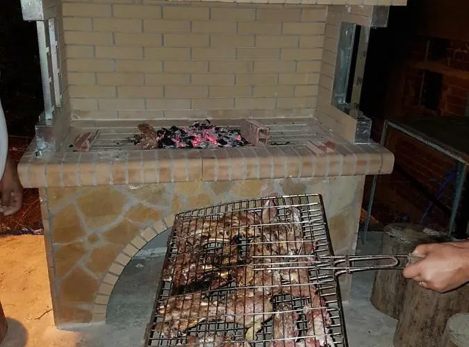 Esmeralda & Restaurant Ksamil